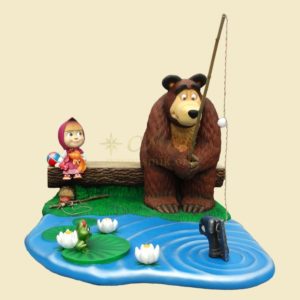 Маша и медведь на рыбалке с водоемом