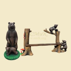 Скамейка с мишками и медведица